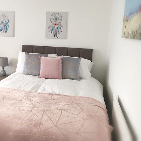 Parking, Smart Tv'S In All Rooms, Central Location 스완지 외부 사진