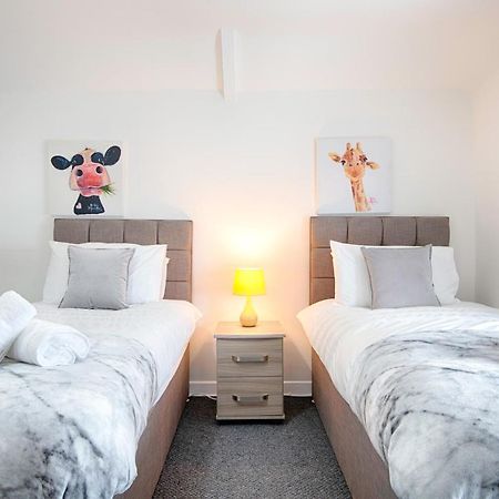 Parking, Smart Tv'S In All Rooms, Central Location 스완지 외부 사진
