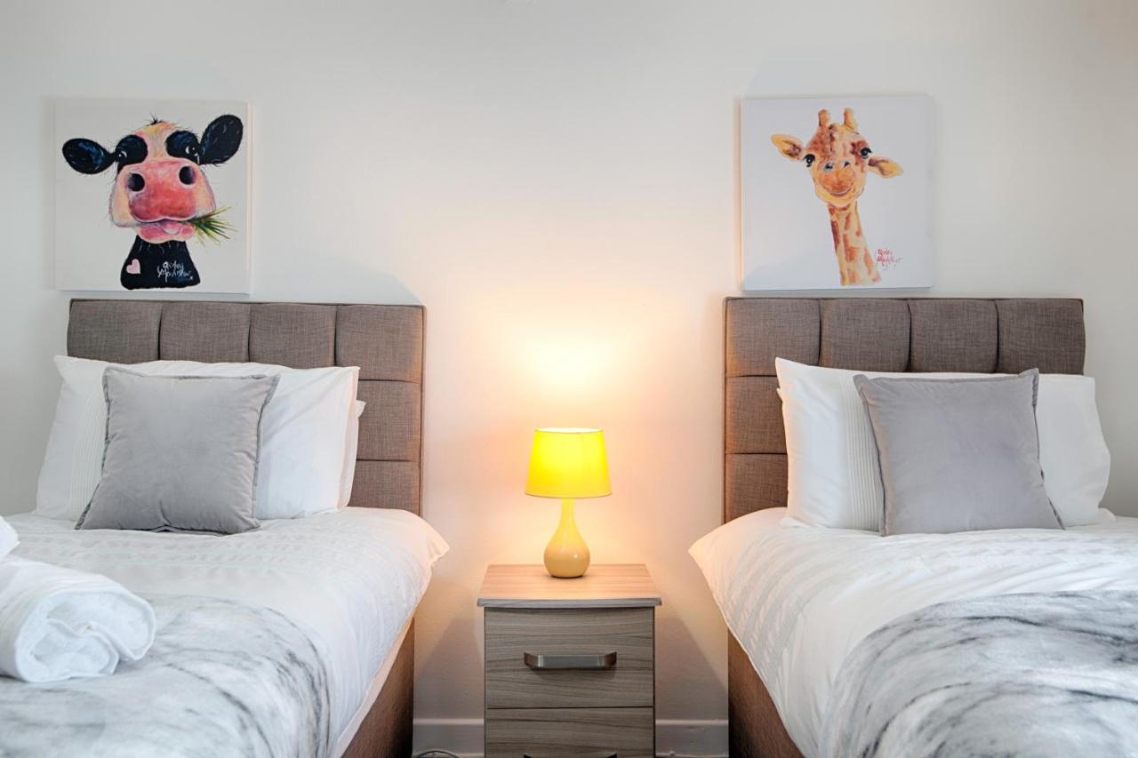 Parking, Smart Tv'S In All Rooms, Central Location 스완지 외부 사진