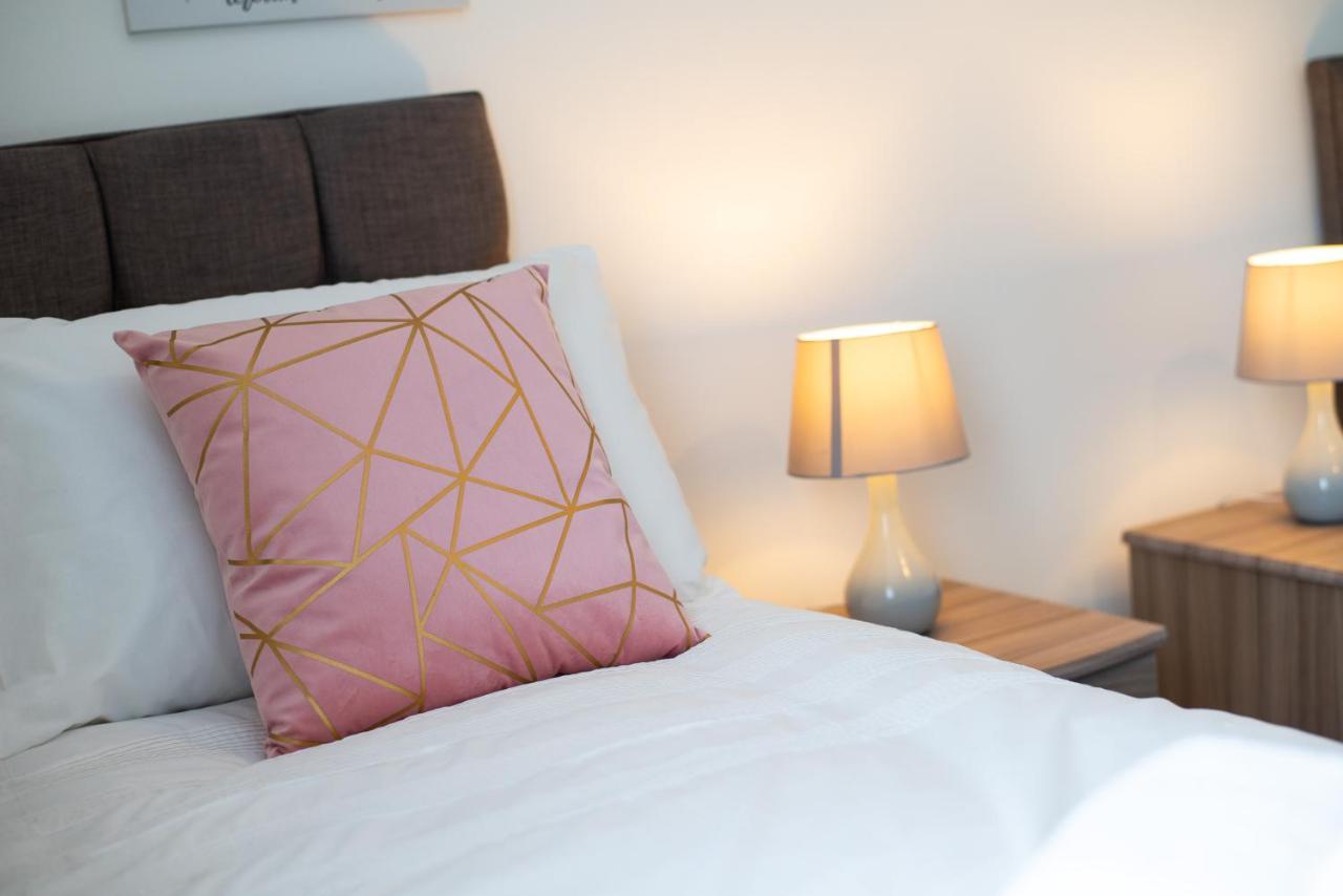 Parking, Smart Tv'S In All Rooms, Central Location 스완지 외부 사진
