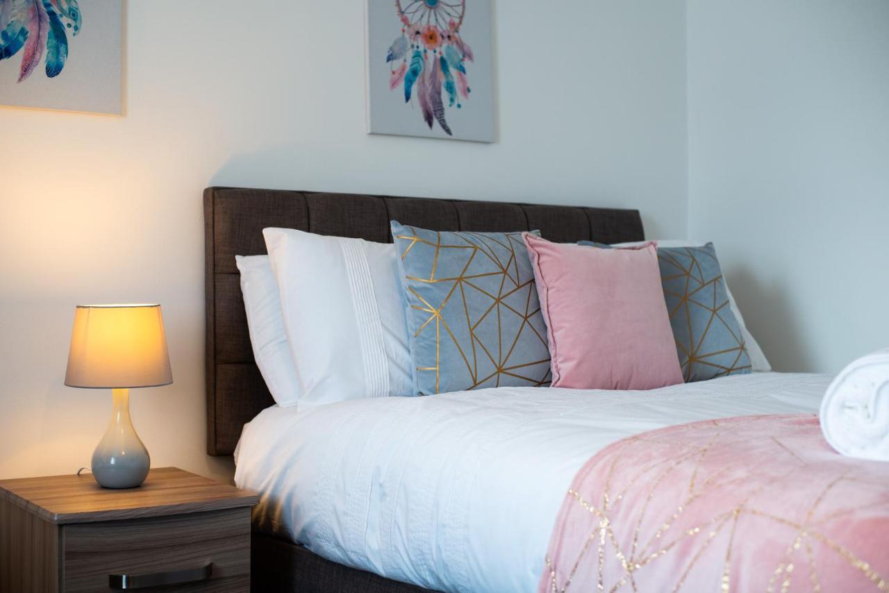 Parking, Smart Tv'S In All Rooms, Central Location 스완지 외부 사진